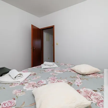 Snjezana Novi Vinodolski