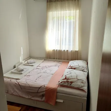 Snjezana Apartment *