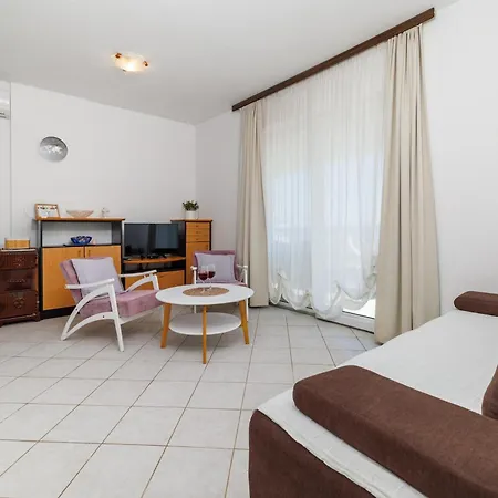 Snjezana Apartman *